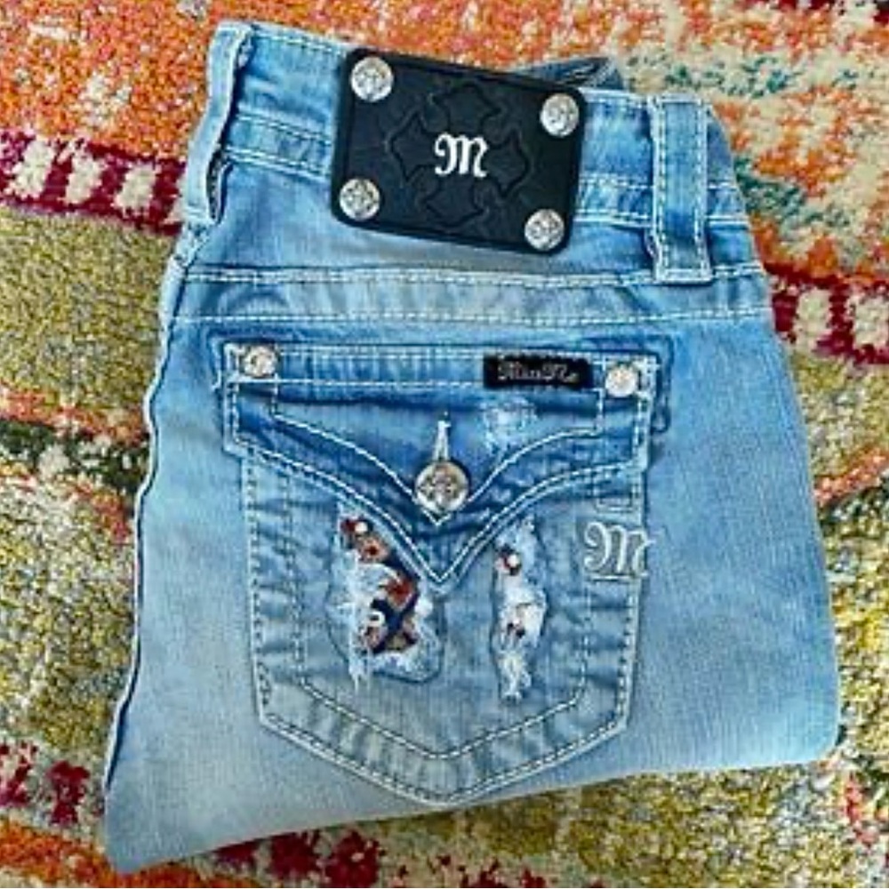 Women’s Y2K Miss Me Jeans Cuffed Cropped Size 29 denim pants sequins light wash
